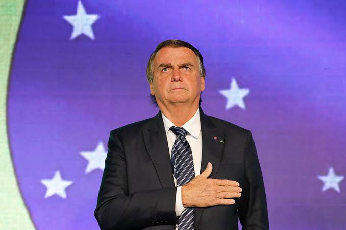 FabioMarceloMa7's tweet image. Se Bolsonaro não pode falar, o povo por ele vai gritar.