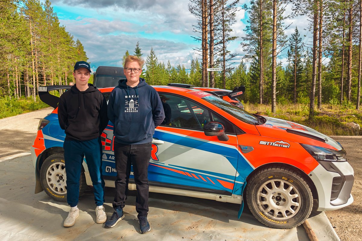 Ville Pynnönen nähdään ratin takana Secto Rally Finlandissa kuuden vuoden tauon jälkeen 🙌 Toivotamme Villelle ja kartanlukija Niklas Heinolle kovasti tsemppiä ensi viikolla ajettavaan kisaan 💪

Lue lisää: rallism.fi/content/fi/1/1…

<a href="/Pynski/">Ville Pynnönen</a> <a href="/RallyFinland/">Secto Rally Finland</a>