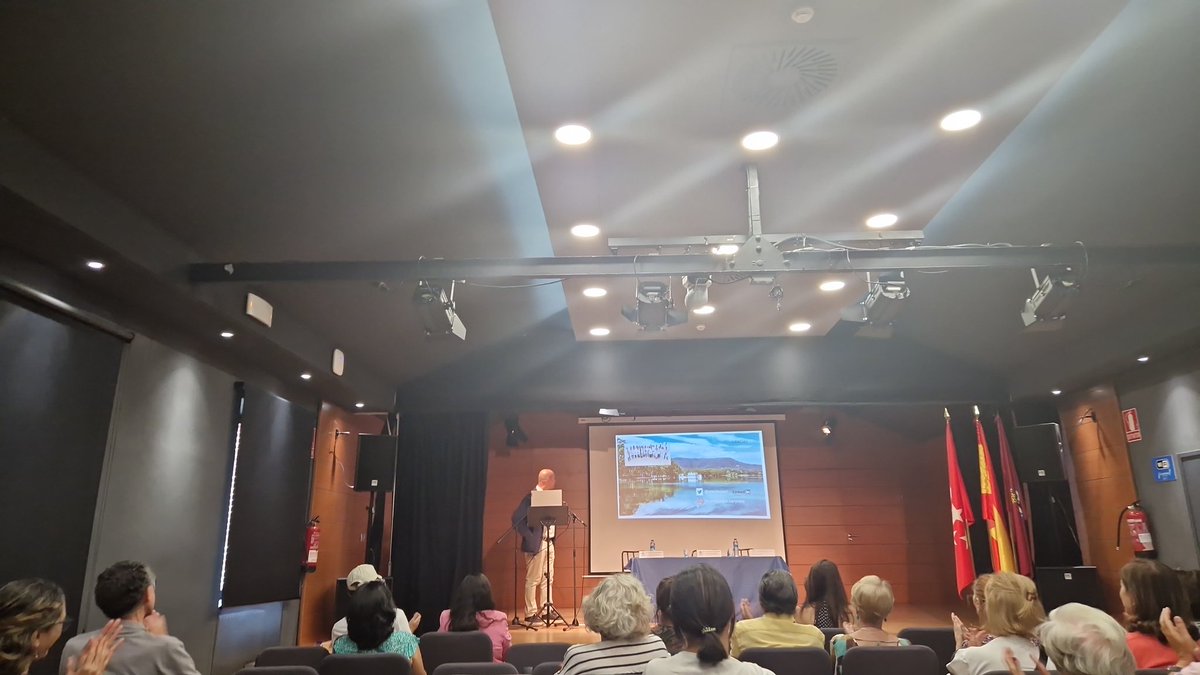 Soc.Esp.Reumatología (@sereumatologia) on Twitter photo <a href="/aesjogren/">Asociación Española de Sjögren</a> <a href="/mardagaori/">Hèctor Corominas</a> <a href="/reuma_santpau/">Reumatologia Sant Pau-Dos de Maig</a> Y cierra su ponencia haciendo una reflexión final: 💬 "El espectro de pruebas que se pueden hacer es muy extenso, pero lo importante es que el paciente y el médico vayan de la mano para facilitar el día a día. Es lógico tener preguntas y miedos, lo que hay que hacer es preguntar <a href="/aesjogren/">Asociación Española de Sjögren</a> <a href="/mardagaori/">Hèctor Corominas</a> <a href="/reuma_santpau/">Reumatologia Sant Pau-Dos de Maig</a> Y cierra su ponencia haciendo una reflexión final: 💬 "El espectro de pruebas que se pueden hacer es muy extenso, pero lo importante es que el paciente y el médico vayan de la mano para facilitar el día a día. Es lógico tener preguntas y miedos, lo que hay que hacer es preguntar