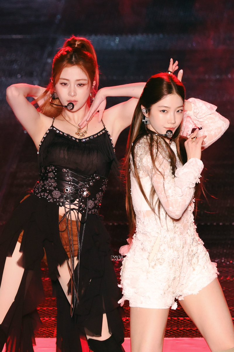 kiki_1030_'s tweet image. 250719 Day1
‘EASY CRAZY HOT’ IN TAIPEI
#LE_SSERAFIM #르세라핌
#허윤진 #YUNJIN #許允真
#카즈하 #KAZUHA #中村一葉
#EASY_CRAZY_HOT_IN_TAIPEI