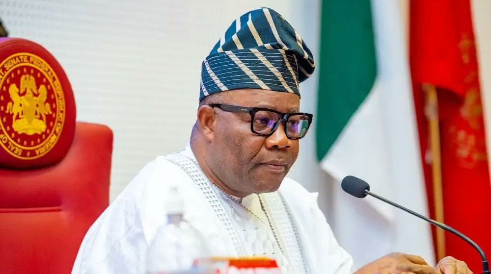 Naija_PR's tweet image. 🎯 NEWS
Senate President Akpabio had dismissed reports that the Senate approved the creation of 12 new states.
Source: Dialy Post Nigeria