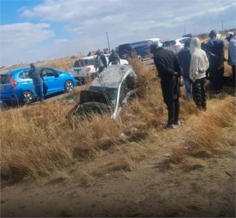 TechMagZW's tweet image. Another road accident along Seke road. More details to follow.