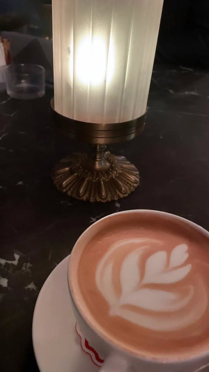 فنجان قهوة ، وسلام داخلي 💙.