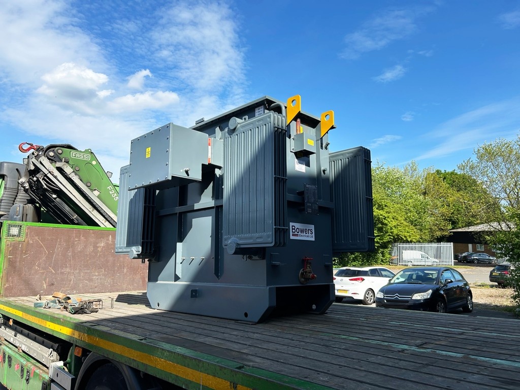 We supplied this 1000kVA, 11000/415V, B.E.S.T. amorphous core technology, distribution transformer for a local electrical infrastructure business. 🔋

They understand the importance of reducing carbon emissions.🌱

bowerselec.co.uk/transformer-en…

#energysavings #ecofriendly #energy