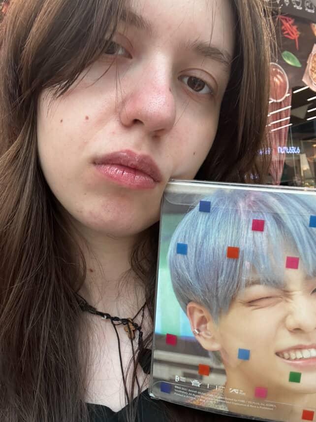 guys I wanna dye my hair for first time ever for my bday do y'all think blonde would fit me because I'm HORRIBLY pale 😭 if not I wanna try going for ggum yeonjuns red or dilit yeonjuns orange