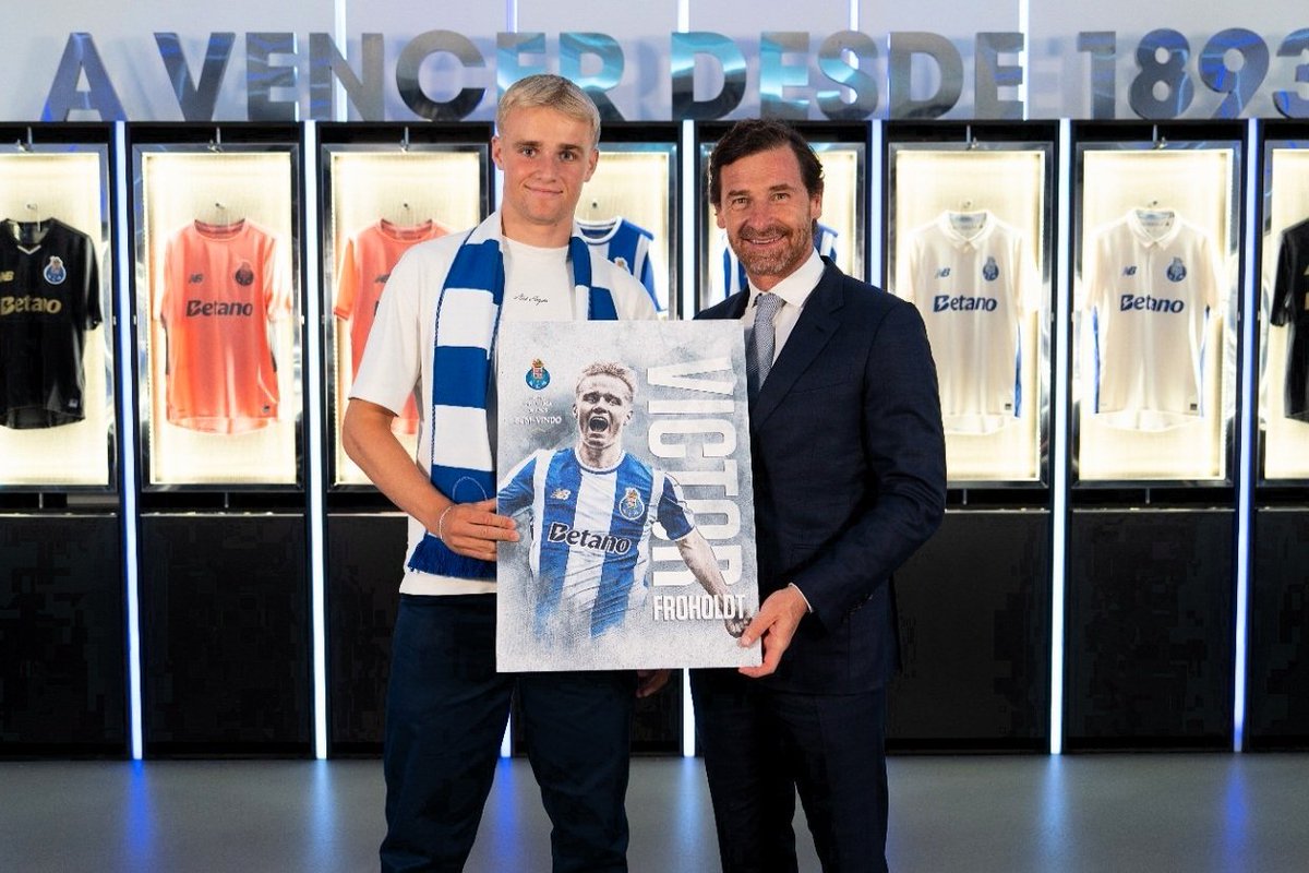 dailydragoes's tweet image. Detalhes do negócio Victor Froholdt:
▫️ 20M€ fixos
▫️ 2M€ em objetivos
▫️ 10% de futura MV para o Copenhaga
▫️ Contrato até 2030
▫️ Cláusula de 85M€