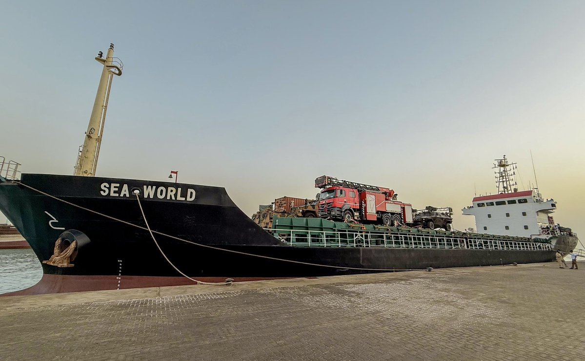 Puntlandmirror's tweet image. BREAKING: #Somalia’s Federal Government has condemned the seizure of the vessel SEA World, which was intercepted by #Puntland authorities last week.
In a statement, the Federal Government described the incident as an act of hijacking and a violation against the vessel, which was…