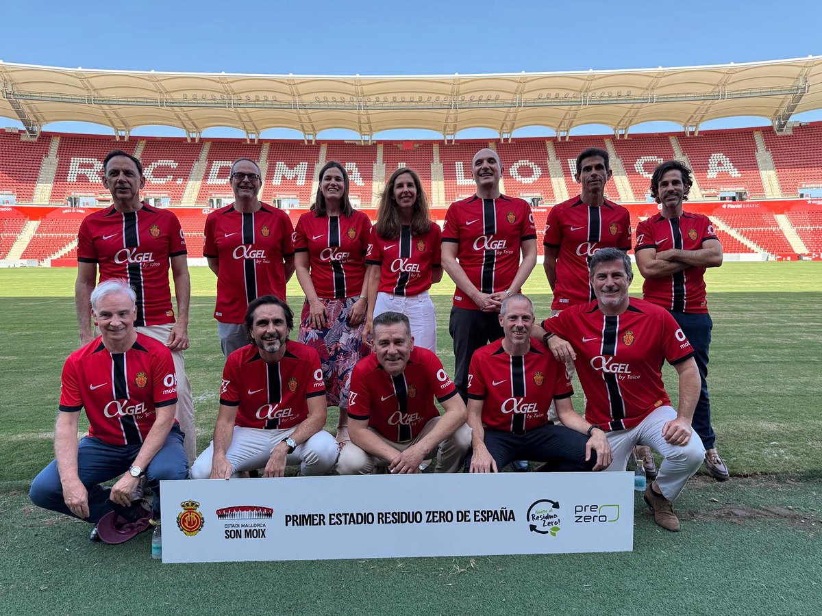 Jesús Valbuena García (@jesusvalbuena) on Twitter photo Una motivadora jornada en equipo para celebrar con el <a href="/RCD_Mallorca/">RCD Mallorca</a> la certificación por <a href="/AENOR/">AENOR</a> de Son Moix como el primer estadio Residuo Cero en nuestro país, de la mano de <a href="/PreZero_ES/">PreZero España</a> ♻️ Un ejemplo de cómo hacer las cosas bien👌 Una motivadora jornada en equipo para celebrar con el <a href="/RCD_Mallorca/">RCD Mallorca</a> la certificación por <a href="/AENOR/">AENOR</a> de Son Moix como el primer estadio Residuo Cero en nuestro país, de la mano de <a href="/PreZero_ES/">PreZero España</a> ♻️ Un ejemplo de cómo hacer las cosas bien👌