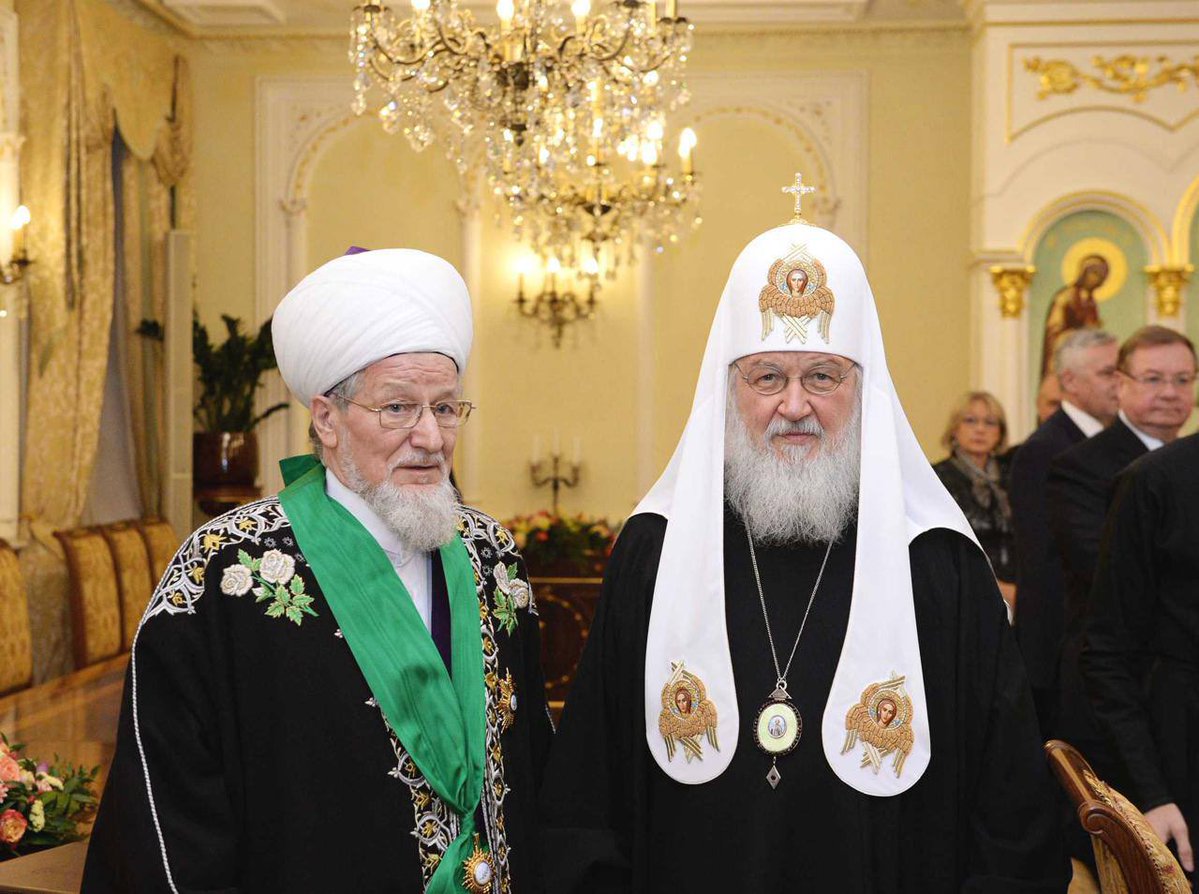 alternative_war's tweet image. The Supreme Mufti of Russia Talgat Tadzhuddin said that he was “ready to rush” in a KamAZ with Patriarch Kirill to the SVO zone.
He also added that in order to “complete the team,” the crew would include representatives of Judaism and Buddhism.