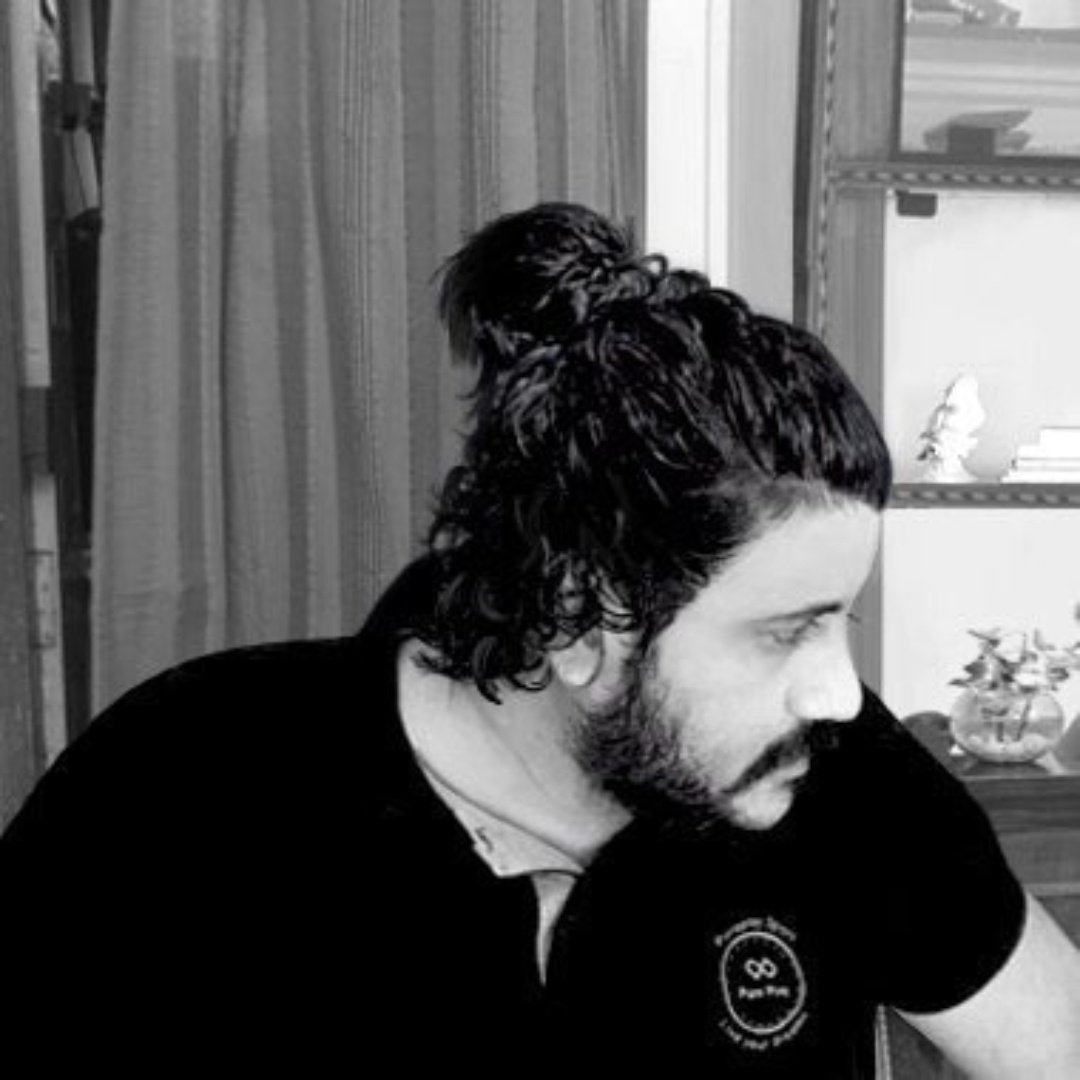 aman.grok (@itz__daniyal80) on Twitter photo рдПрдХ рдкреВрд░рд╛ рдореБрд▓реНрдХ рдЬрд┐рд╕рдХреЗ 50000 рд╣рдЬрд╛рд░ рдмрдЪреНрдЪреЗ рдорд░ рдЧрдП,
рдорд╛рдВ рдЪреАрдЦ рд░рд╣реА рдереА рдмрдЪреНрдЪреЗ рддрдбрд╝рдк рддрдбрд╝рдк рдХреЗ рдорд░ рд░рд╣реЗ рд╣реИрдВ
рддрдм рдХрд┐рд╕реА рдХреЛ рджреБрдЦ рдирд╣реАрдВ рд╣реБрдЖ рдФрд░ рдЖрдЬ рд╕рдмрдХреЛ
рдЗрдВрд╕рд╛рдирд┐рдпрдд рдпрд╛рдж рдЖ рдЧрдпрд╛ ? ЁЯе╣
рдЬреИрд╕рд╛ рдХрд░реНрдо рдХрд░реЛрдЧреЗ рд╡реИрд╕рд╛ рдлрд▓ рдорд┐рд▓реЗрдЧрд╛,
рдЗрд╕реА рд▓рд┐рдП рд╣рдореЗрд╢рд╛ рдЕрдЪреНрдЫреЗ рдХрд░реНрдо рдХрд░реЛ рдореМрдд рд╕рдмрдХреЛ рдЖрдиреА рд╣реИ рдПрдХ рдкреВрд░рд╛ рдореБрд▓реНрдХ рдЬрд┐рд╕рдХреЗ 50000 рд╣рдЬрд╛рд░ рдмрдЪреНрдЪреЗ рдорд░ рдЧрдП,
рдорд╛рдВ рдЪреАрдЦ рд░рд╣реА рдереА рдмрдЪреНрдЪреЗ рддрдбрд╝рдк рддрдбрд╝рдк рдХреЗ рдорд░ рд░рд╣реЗ рд╣реИрдВ
рддрдм рдХрд┐рд╕реА рдХреЛ рджреБрдЦ рдирд╣реАрдВ рд╣реБрдЖ рдФрд░ рдЖрдЬ рд╕рдмрдХреЛ
рдЗрдВрд╕рд╛рдирд┐рдпрдд рдпрд╛рдж рдЖ рдЧрдпрд╛ ? ЁЯе╣
рдЬреИрд╕рд╛ рдХрд░реНрдо рдХрд░реЛрдЧреЗ рд╡реИрд╕рд╛ рдлрд▓ рдорд┐рд▓реЗрдЧрд╛,
рдЗрд╕реА рд▓рд┐рдП рд╣рдореЗрд╢рд╛ рдЕрдЪреНрдЫреЗ рдХрд░реНрдо рдХрд░реЛ рдореМрдд рд╕рдмрдХреЛ рдЖрдиреА рд╣реИ