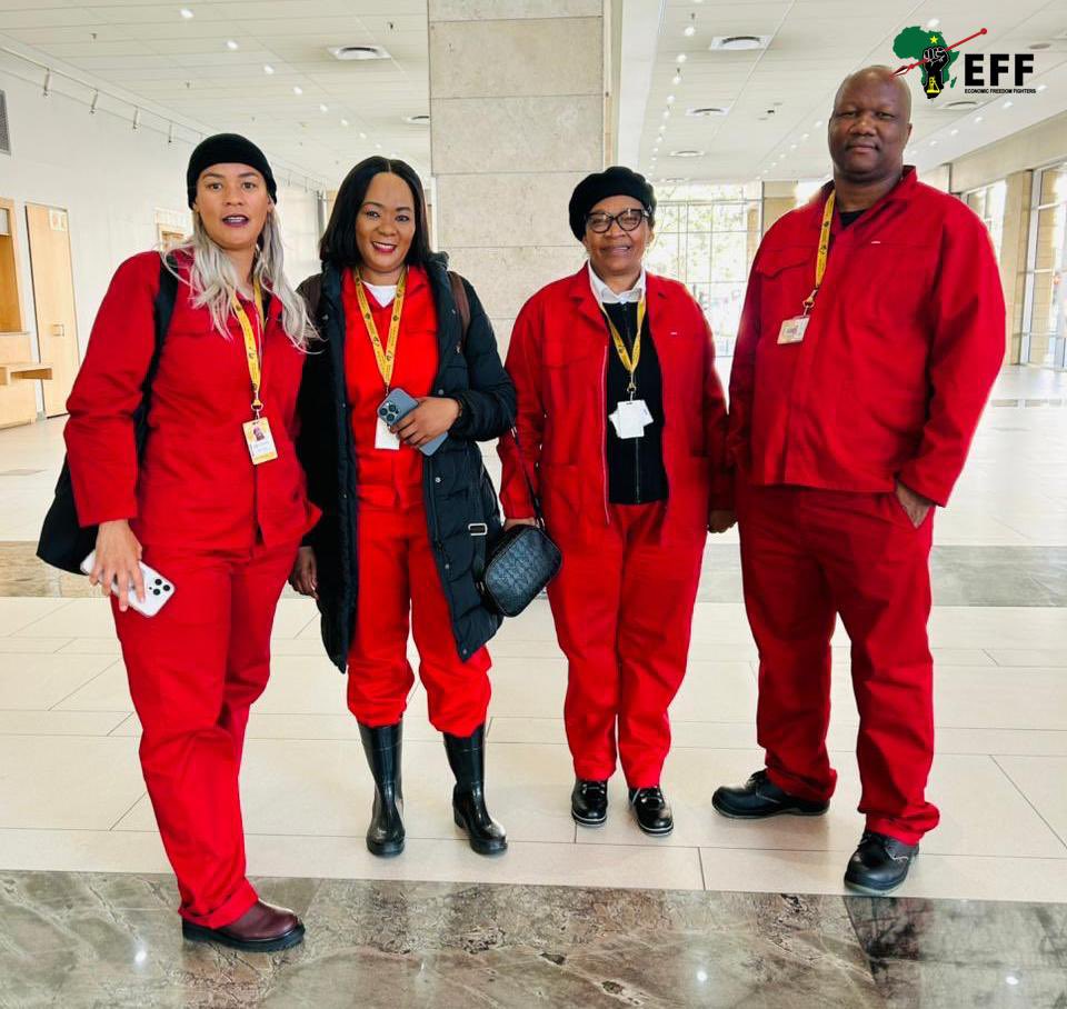 EFFSouthAfrica's tweet image. ♦️In Pictures♦️
EFF officials Secretary General @DlaminiMarshall, Deputy Secretary General @LeighAnnMathys , National Chairperson @NolutshunguN , and National Treasurer @OmphileMaotwe at the CTICC ahead of today’s Appropriations Bill vote.
Today, the GNU government will…