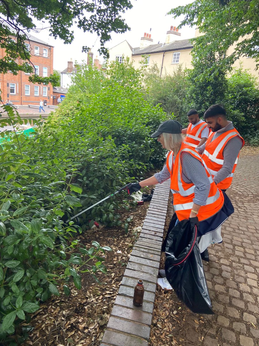 ColmoreBID's tweet image. Volunteers from across Birmingham - including fantastic teams from @NatWestGroup and @S_Weatherall joined forces last week for a community litter pick across the city centre and Ladywood.
Your time, energy, and commitment to a cleaner city is truly appreciated! ๐