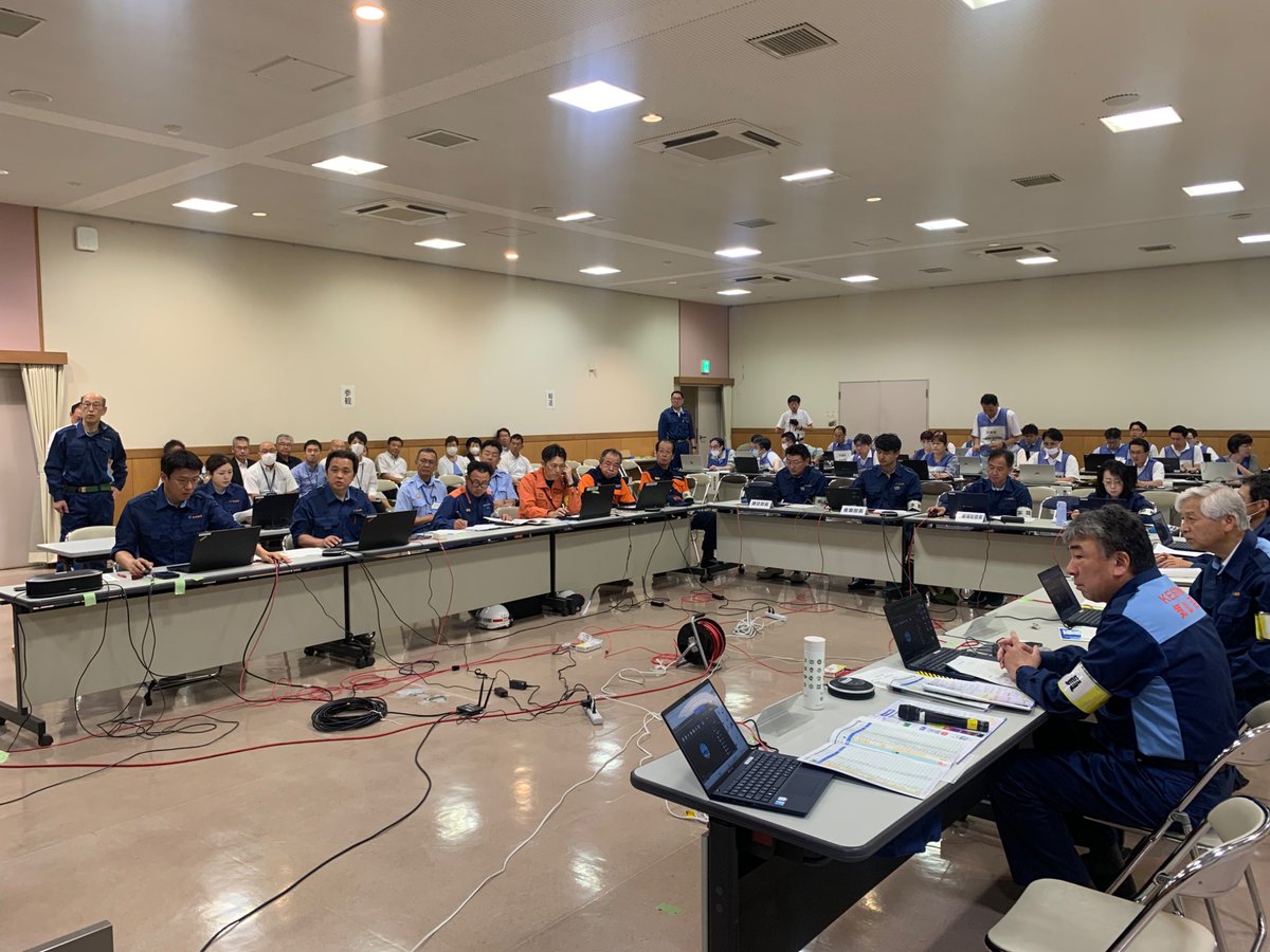 goahead_shigeru's tweet image. 職員の逮捕事案が発生、市民と関係者に心よりお詫びいたします。捜査に協力し、再発防止策を立てて参ります。
今日は大雨洪水土砂災害を想定した災害対策本部の運営訓練を行いました。最新の技術による気象情報や災害現場からの情報を元に適切な判断に結びつける訓練です。
