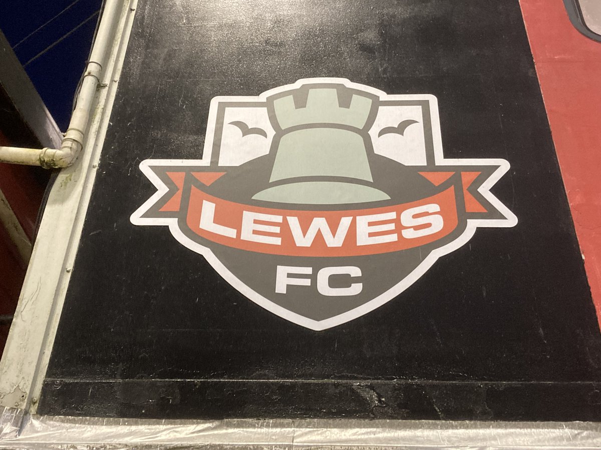 IsthmianLeague's tweet image. isthmian.co.uk/articles/pitch… Pitching In Isthmian Supporters Predictions: @LewesFCMen
Barry Haffenden hopes that the Rooks season will be as bright as one of his shirts!
#IsthmianLeague #PitchingIn #Lewes