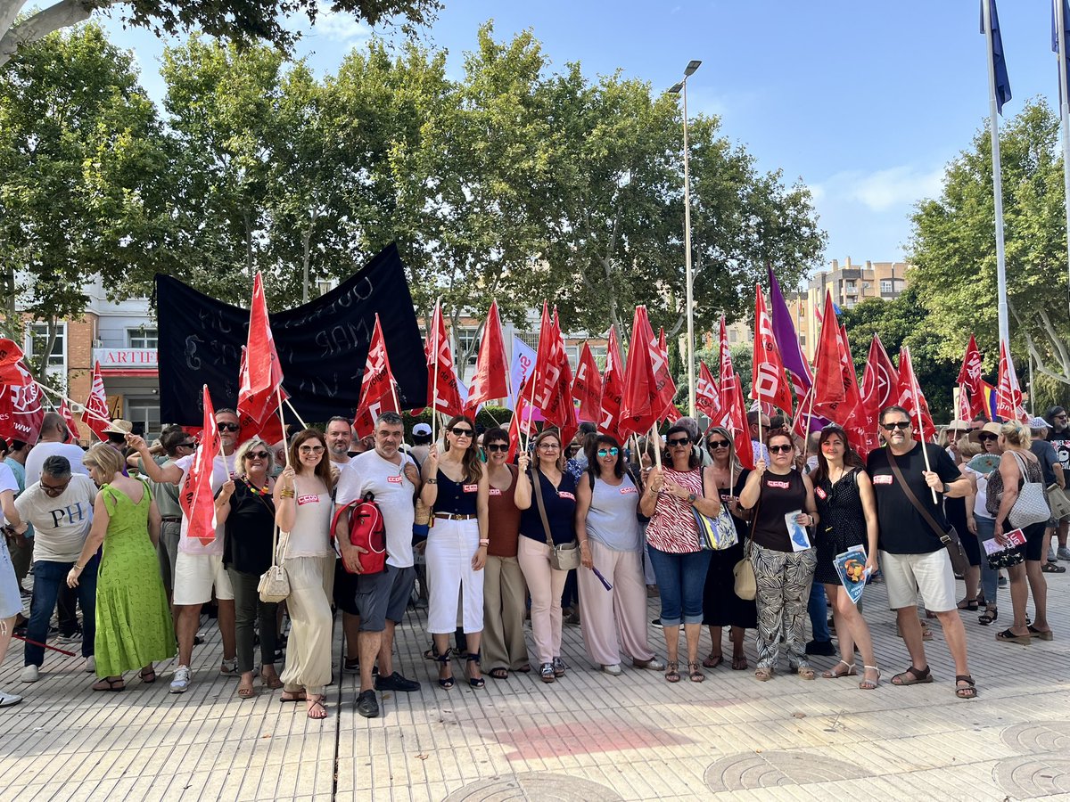 CCOOINDUSTRIARM's tweet image. Hoy 23 de julio nos hemos manifestado por una sociedad democrática y en contra de los presupuestos del odio
📍Asamblea Regional, #Cartagena 

No a unos presupuestos que empeoran el estado de bienestar y favorecen la privatización de los servicios públicos
#CCOO