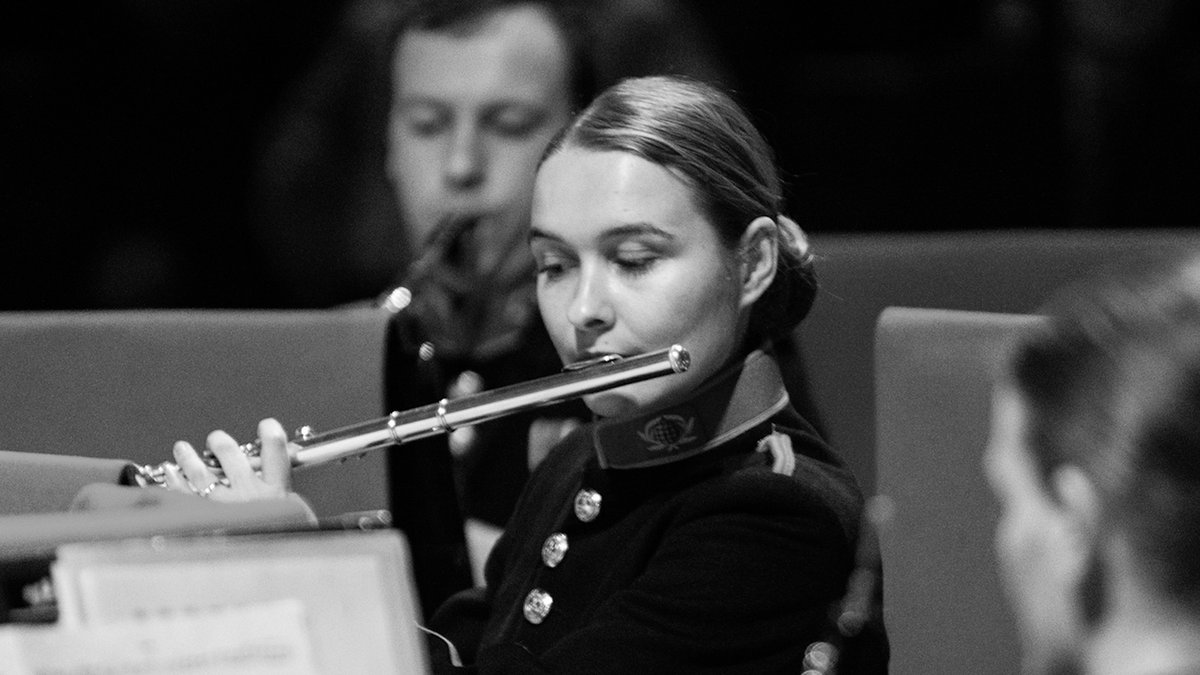 GlobenLaurel's tweet image. Today, our thoughts are with the RM Band Service & family of Musician Sophie Ward, who is laid to rest by the Corps Family & those close to her.
A brave, dedicated & inspiring member of our Corps who is deeply missed.
A difficult day for the Corps Family. God Bless you Sophie.