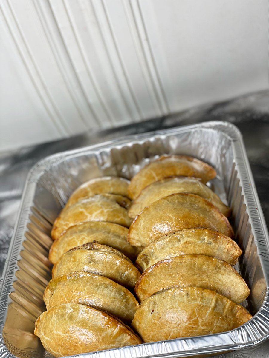 omo_onicake's tweet image. The perfect meat-pies exist and I make them!🤭❤️❤️❤️❤️
Need cakes, pastries, small chops and other treats in Abuja?
We’re your best plug🤭
Please send a DM to order
#AbujaTwitterCommunity
Pls Rt🤲🏾🧎🏻♀️