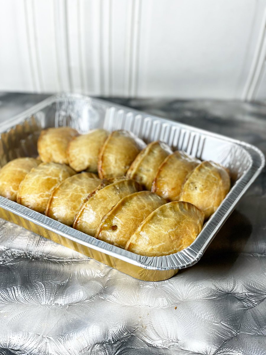 omo_onicake's tweet image. The perfect meat-pies exist and I make them!🤭❤️❤️❤️❤️
Need cakes, pastries, small chops and other treats in Abuja?
We’re your best plug🤭
Please send a DM to order
#AbujaTwitterCommunity
Pls Rt🤲🏾🧎🏻♀️