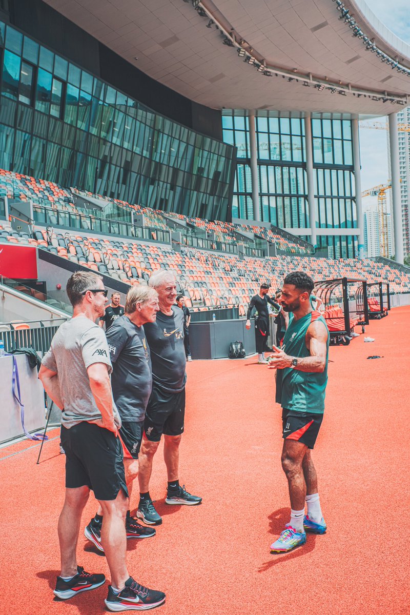 kennethdalglish's tweet image. Pleasure to be here in Hong Kong with the team @LFC ❤️🇭🇰