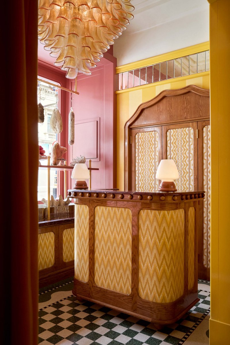 dezeen's tweet image. Venetian sunsets inform warm interiors of London restaurant Cicchetti: dezeen.com/2025/07/20/cic…