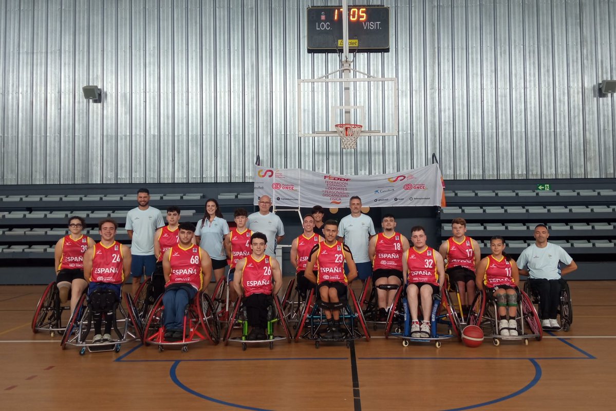 BSREspaña (@bsrespana) on Twitter photo 🇪🇸 La selección española de #BSR ya está Estambul preparando el debut en los Juegos Paralímpicos Europeos de la Juventud 🔝
🏟️Jugaremos viernes 25, sábado 26 y domingo 27 de julio con la ilusión de alcanzar lo máximo 👏🏻
#BSREspaña 🇪🇸 <a href="/FEDEDDF/">FEDDF</a> | <a href="/Paralimpicos/">Comité Paralímpico Español</a> | <a href="/Fundacion_ONCE/">Fundación ONCE</a> 🇪🇸 La selección española de #BSR ya está Estambul preparando el debut en los Juegos Paralímpicos Europeos de la Juventud 🔝
🏟️Jugaremos viernes 25, sábado 26 y domingo 27 de julio con la ilusión de alcanzar lo máximo 👏🏻
#BSREspaña 🇪🇸 <a href="/FEDEDDF/">FEDDF</a> | <a href="/Paralimpicos/">Comité Paralímpico Español</a> | <a href="/Fundacion_ONCE/">Fundación ONCE</a>
