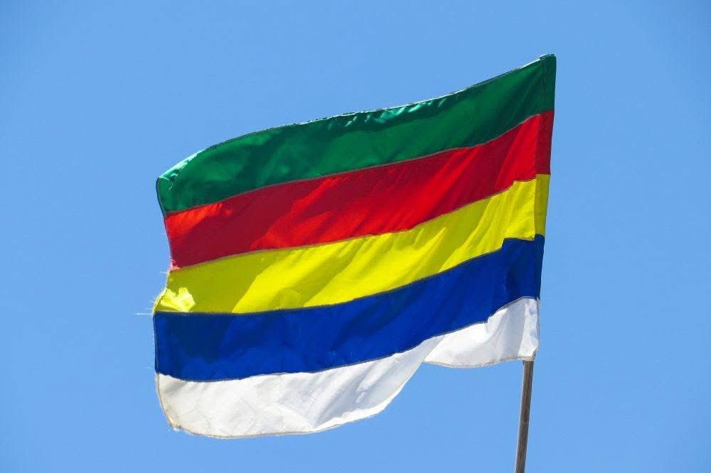 rabia_155's tweet image. لا تكذبوا على حالكم وتقولوا شركاء الوطن !؟
من اليوم الاول لسقوط الاسد..
النصيري طالب بالانفصال ورفع علمه
والدرزي طالب بالانفصال ورفع علمه
والقسدي طالب بالانفصال ورفع علمه
هذا هو الأصل والباقي حتى وان سقطت دماء تبقى تفاصيل ..