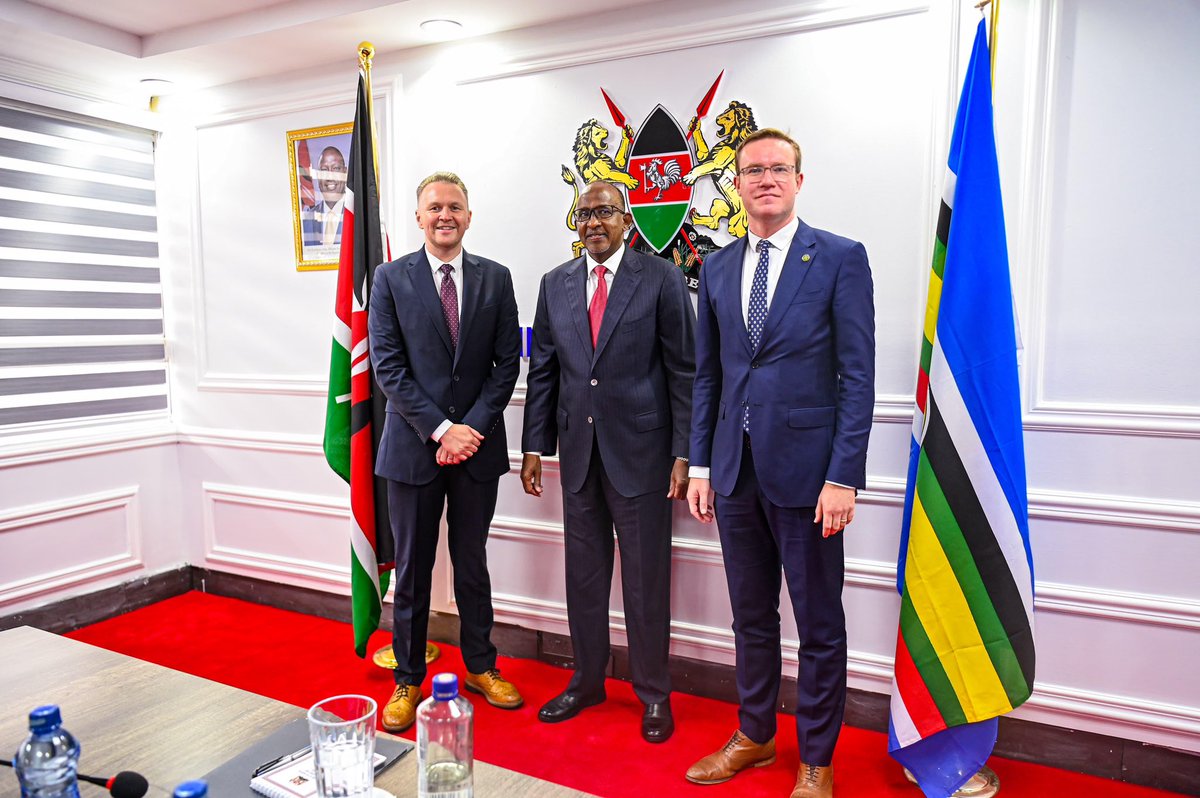 HonAdenDuale's tweet image. Hosted a high-level UK parliamentary delegation led by Hon. Michael Payne at Afya House to explore strategic partnerships in advancing Kenya's Universal Health Coverage (UHC) under our transformative health agenda.
I highlighted the critical role of Global Fund support in…