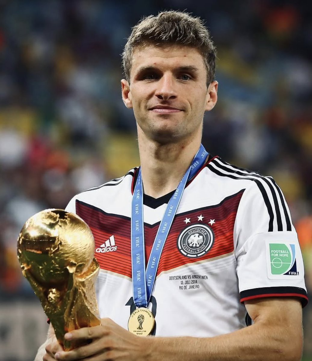 ALeagueHQ's tweet image. 🚨 @SkySportDE (🌕):
Thomas Muller wil continue his career in the MLS. 🇺🇸
Two clubs are in the final draw, one of which is Bayern Munich's partner club LAFC.