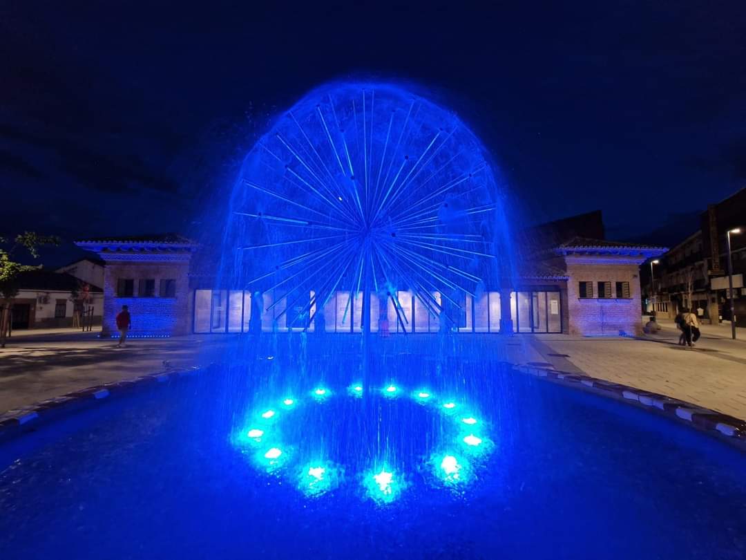 AytoParla's tweet image. En el #DíaMundial del Síndrome de #Sjögren. Ayto. #Parla iluminará de azul fuentes ornamentales y edificios históricos en solidaridad con las personas afectadas.