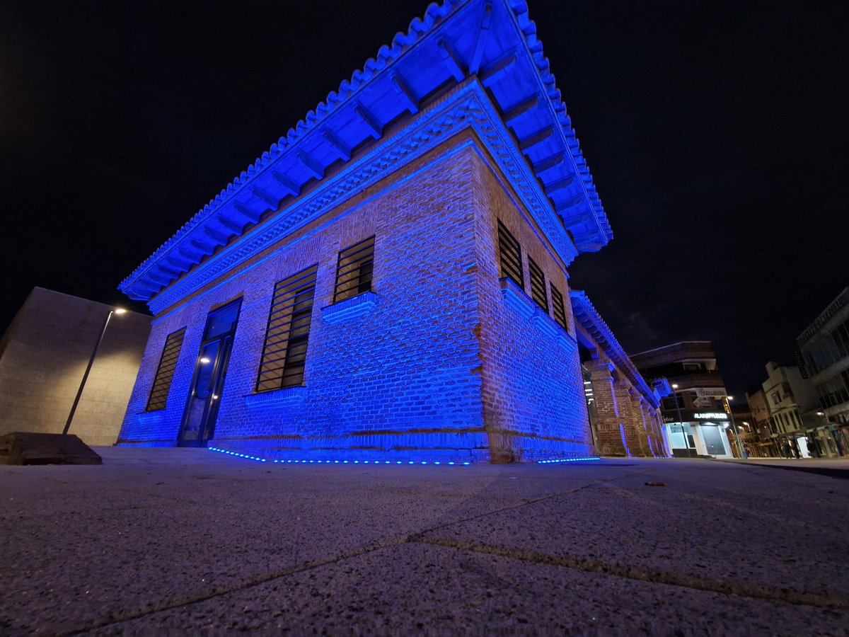AytoParla's tweet image. En el #DíaMundial del Síndrome de #Sjögren. Ayto. #Parla iluminará de azul fuentes ornamentales y edificios históricos en solidaridad con las personas afectadas.
