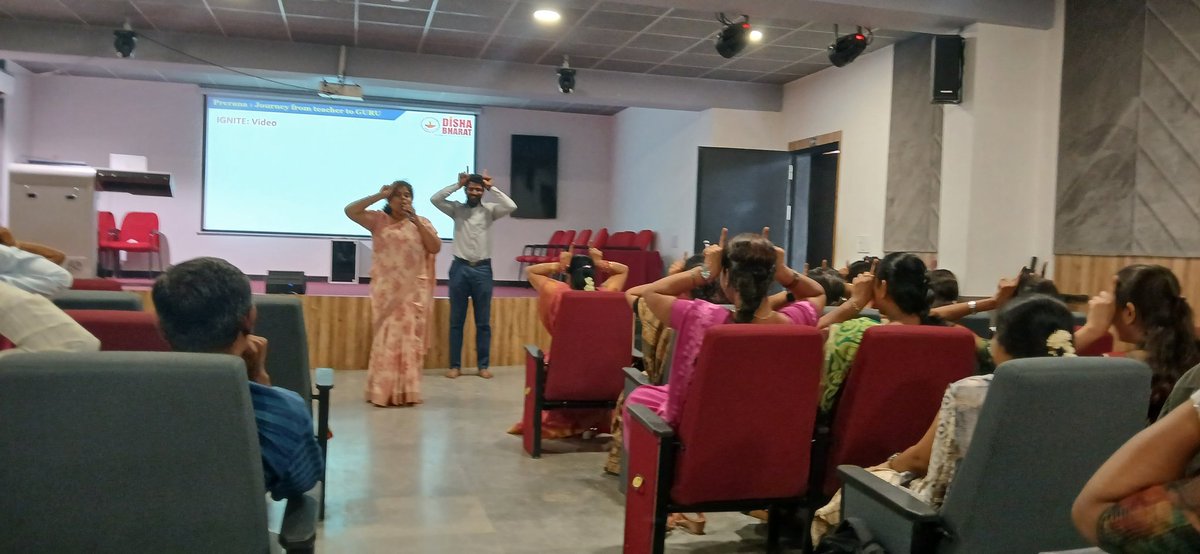 DishaBharat's tweet image. Day 2: Disha Bharat conducted 4 hours Faculty Development Program at National College. Around 30 faculties actively participated in the program. They underwent various sessions during the course of the program.
#facultydevelopment
#dishabharat
#FDP
#nationalcollegejayanagar
