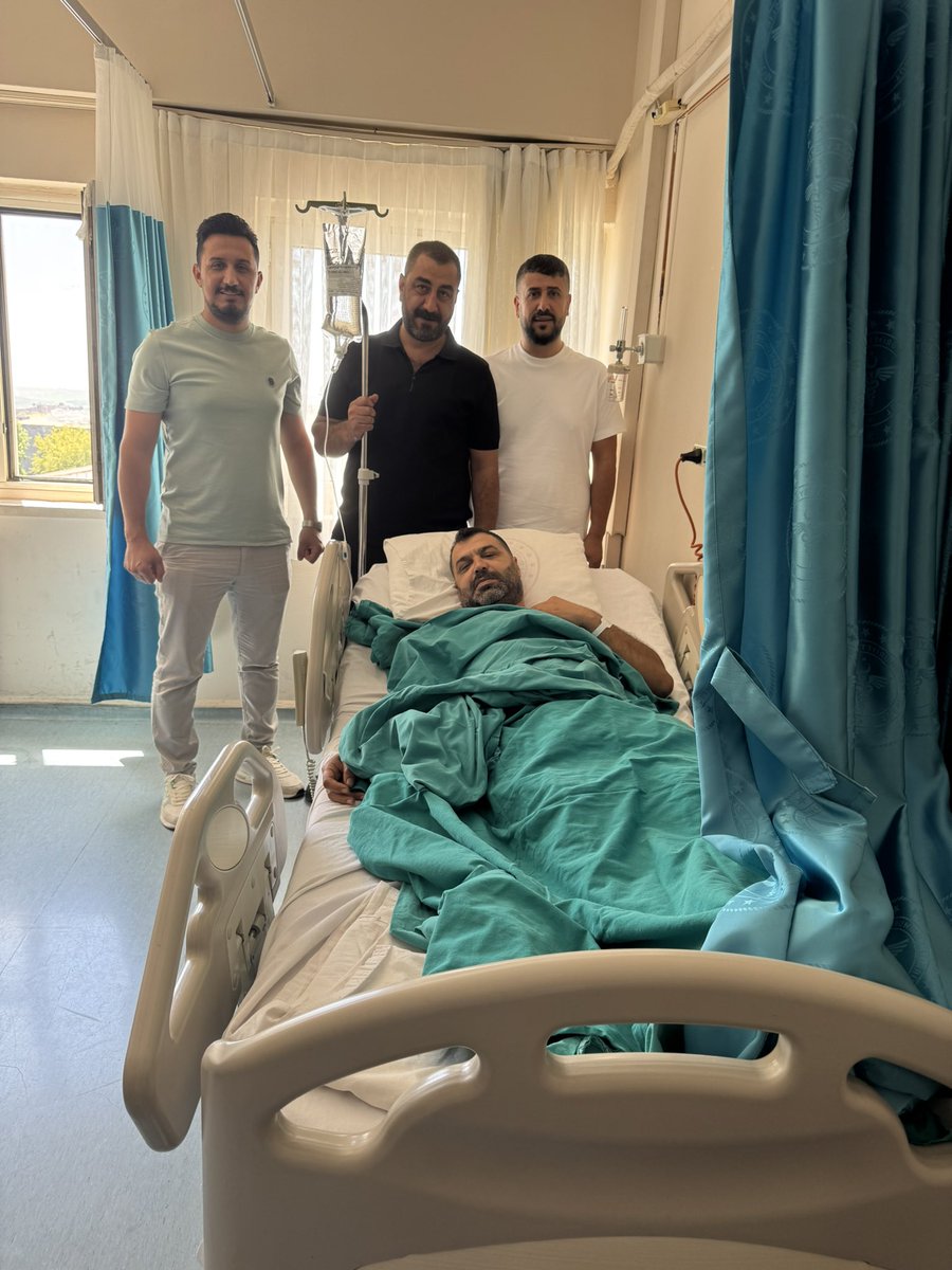 selahattin yıldırım (@slhttnyldrm21) on Twitter photo Amedspor Başkan Yardımcımız Sevgili Nedim Şimşek yaşadığı sağlık sorunlarından kaynaklı geçirdiği başarılı ameliyat sonrasında geçmiş olsun ziyaretinde bulunduk. Tez zamanda aramıza dönmen temennisiyle. Geçmiş olsun dayza <a href="/nedimsimsek/">Nedim Şimşek</a> Amedspor Başkan Yardımcımız Sevgili Nedim Şimşek yaşadığı sağlık sorunlarından kaynaklı geçirdiği başarılı ameliyat sonrasında geçmiş olsun ziyaretinde bulunduk. Tez zamanda aramıza dönmen temennisiyle. Geçmiş olsun dayza <a href="/nedimsimsek/">Nedim Şimşek</a>