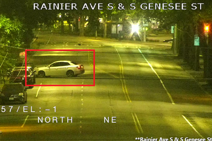 在S dakota st的Rainier Ave S上碰撞，阻塞了右SB车道。谨慎行事。