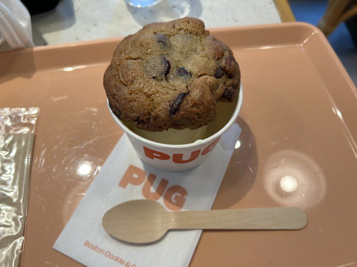 kyoshujo's tweet image. みなさーん！こんばんは♪
まりちゃんです！

気になってたクッキー屋さん！
アイスと食べるなんて背徳のお味でした🤤