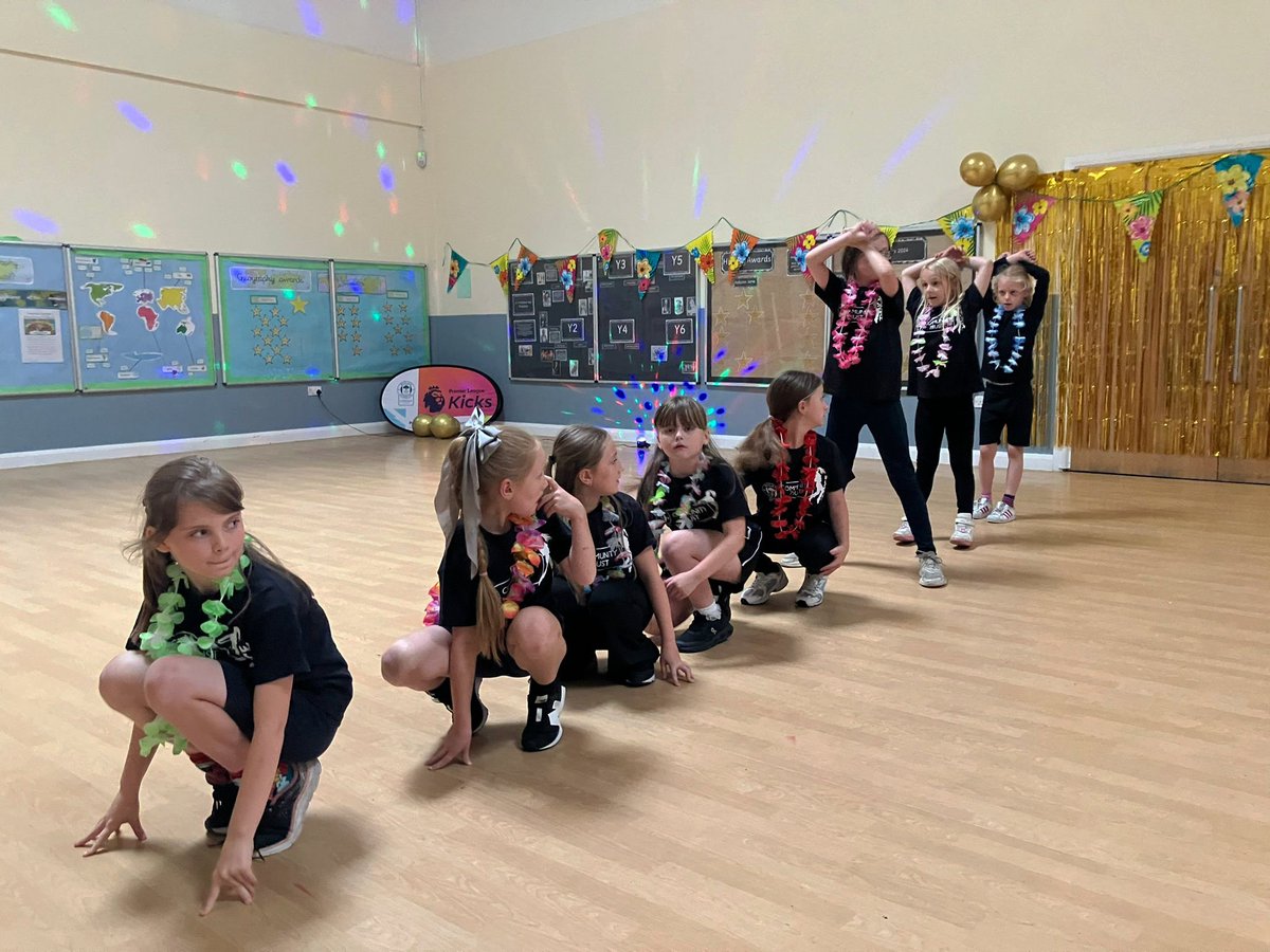 LaticsCommunity's tweet image. Last week, the Premier League Kicks dance group performed their end-of-year festival 💃

Congratulations to all the girls for their hard work and for putting on a fantastic show! 🎉

The sessions will return in the first week of September, to find out more please email…