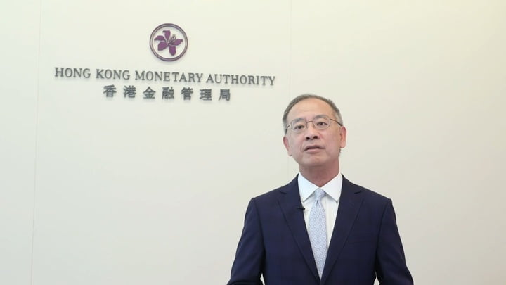 MetaEraCN's tweet image. 香港金管局总裁余伟文:将于下周公布“稳定币发行人发牌制度”的摘要说明
香港金管局总裁余伟文发文再谈稳定币,其中提到,《稳定币条例》通过以后,我们马上就落实条例的监管和反洗钱两份指引征求市场意见,目前正根据反馈意见适当调整指引的要求,争取在 7 月底公布。…
