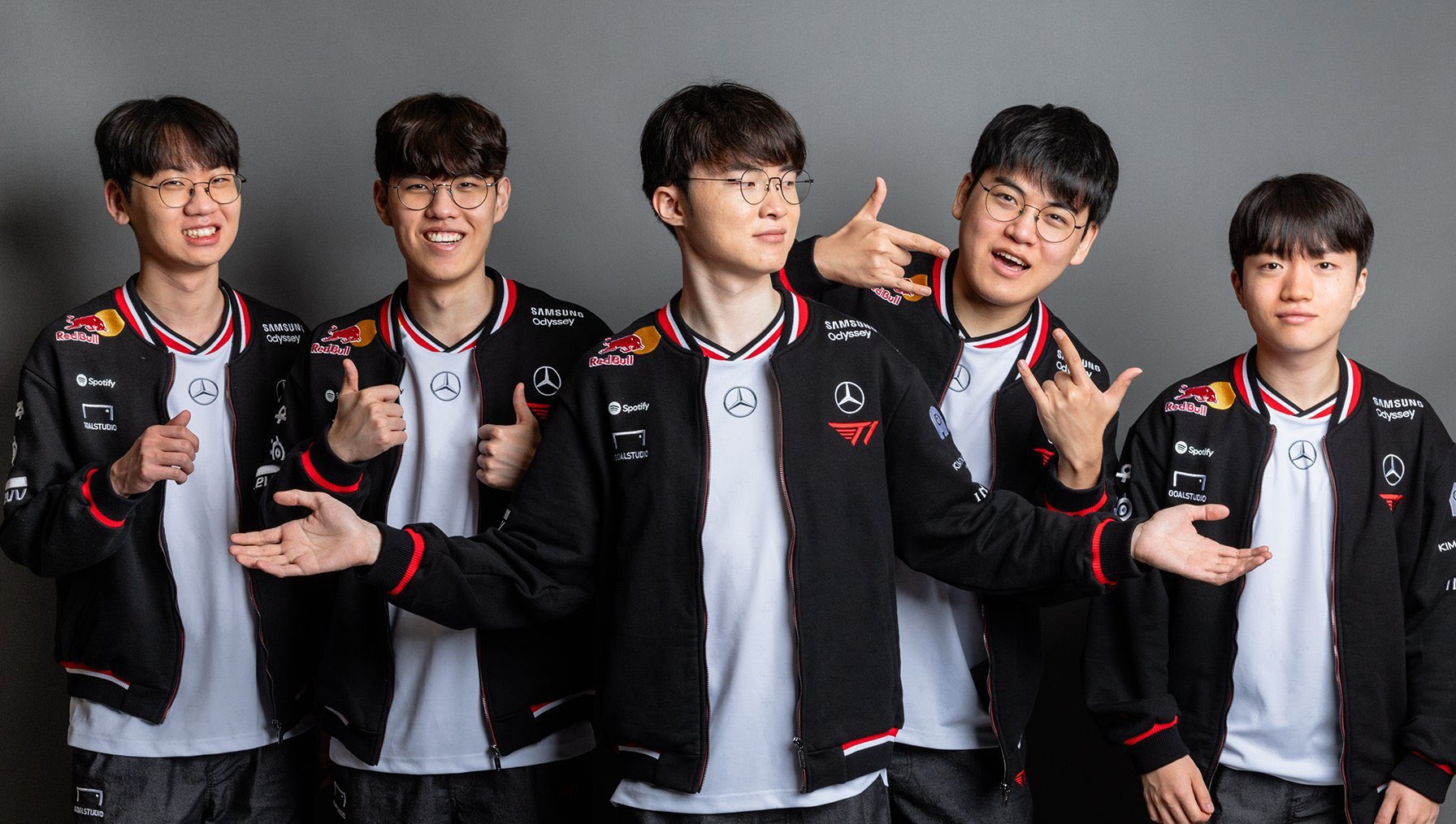 スポーツ選手 Still T1 Doran Oner Faker Gumayusi Keria T1 LoL on X: 