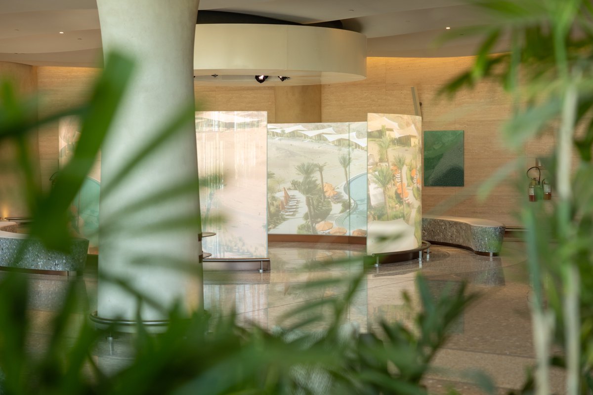 اليوم نقترب أكثر من الإطلاق الكامل لـ #وجهة_البحر_الأحمر✈️🌊.

الصالة الرئيسية في #مطار_البحر_الأحمر_الدولي بدأت باستقبال جميع الرحلات الداخلية، فيما تستمر الرحلات الدولية وطائرات #فلاي_رد_سي البحرية عبر صالة الطائرات المائية.

إنها خطوة مهمة في رحلتنا، ونتاج جهود شبابنا السعودي