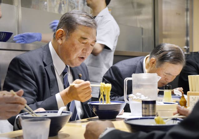 Nihonpolitics's tweet image. We root for Ishiba-san here. He loves trains and Ramen. Good enough.