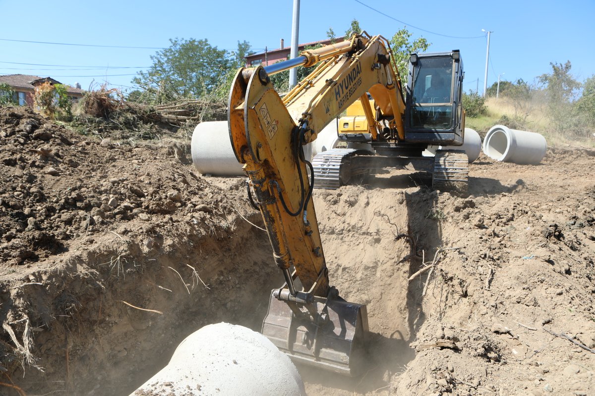 📍Cumhuriyet Mahallesi’nde Yağmur Suyu Hattı Çalışması

Fen İşleri Müdürlüğümüz tarafından İlçemizin altyapısını güçlendirmeye yönelik çalışmalarımız aralıksız devam ediyor.