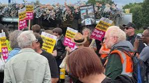 NotFarLeftAtAll's tweet image. Should Anti-Racism protesters who turn up at hotels to protest against local families that are concerned about illegal migrants .. be made to house them by law ?