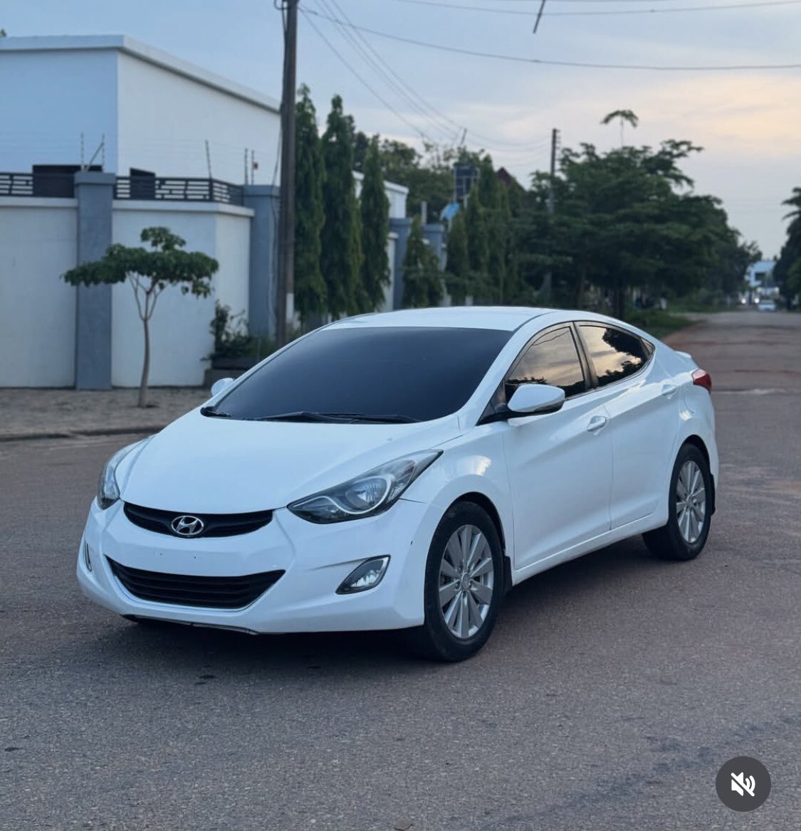 Automall_ng's tweet image. Clean used Hyundai Elantra 2013 model
Price:8.5m
Location: Kaduna
Duty: paid
@abujastreets @__yellows
Retweet pls馃檹