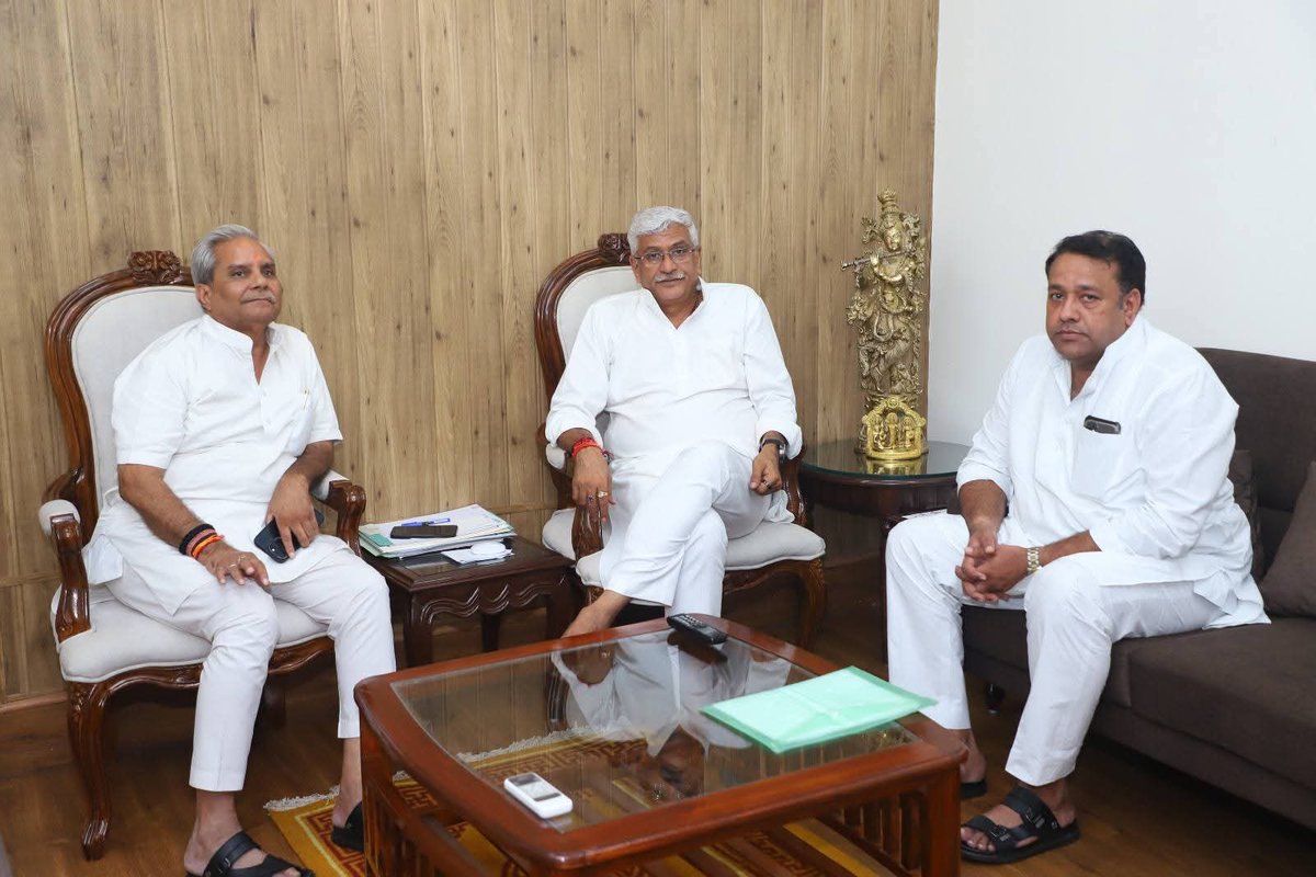 JitendraM_Bassi's tweet photo. केन्द्रीय पर्यटन मंत्री आदरणीय श्री @gssjodhpur जी से शिष्टाचार भेंट! https://t.co/xgrh8Bz5x6