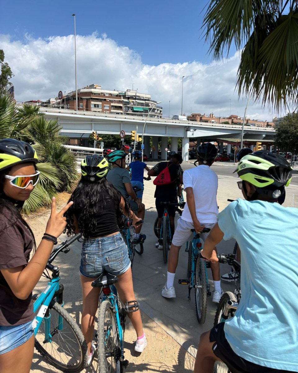 Casal dels Infants (@casalinfants) on Twitter photo 🛹 Passem l'estiu sobre rodes! ☀️
🛼 Al <a href="/cinfants_raval/">Casal dels Infants barri Raval</a> , infants han agafat patinets i patins en línia per fer esport, aprendre una nova manera de desplaçar-se, i lliscar pels carrers del barri.
🚲 Al <a href="/cinfants_BesosN/">Casal dels Infants del Besòs i La Mina</a>, els i les adolescents han fet una excursió en bici! 🛹 Passem l'estiu sobre rodes! ☀️
🛼 Al <a href="/cinfants_raval/">Casal dels Infants barri Raval</a> , infants han agafat patinets i patins en línia per fer esport, aprendre una nova manera de desplaçar-se, i lliscar pels carrers del barri.
🚲 Al <a href="/cinfants_BesosN/">Casal dels Infants del Besòs i La Mina</a>, els i les adolescents han fet una excursió en bici!
