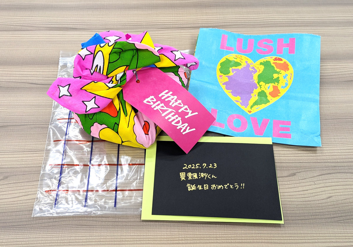 TBF_PR's tweet image. 異飄渺宛てにお誕生日プレゼントをいただきました🎁✨
ありがとうございます‼️
プレゼントとともに異飄渺をあげておきますね👀
#サンファン