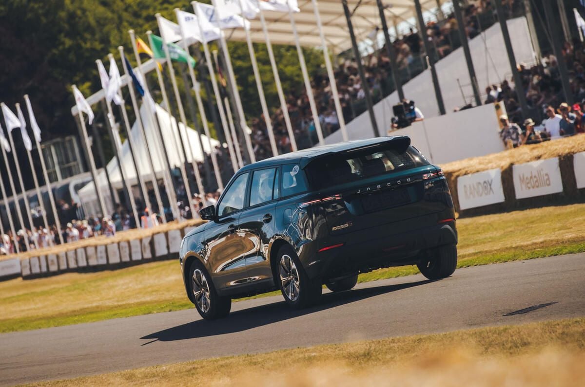 autocar's tweet image. The already popular Jaecoo 7 SUV will be joined by the smaller 5 later this year, with a pricetag of £24,505 in the UK buff.ly/cSCiu2s