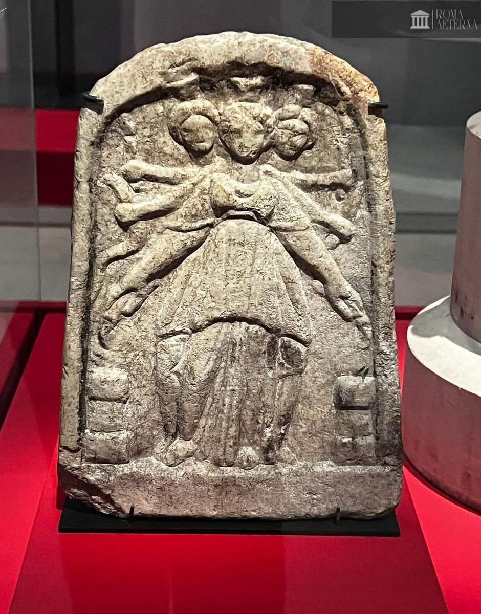 ValeriaAugusta8's tweet image. Triple Hécate provenant de Thrace près de Philippopolis (IIe-IIIe s., marbre) et conservée au Louvre. Elle était présentée au Louvre-Lens dans l’exposition « Mondes souterrains ».