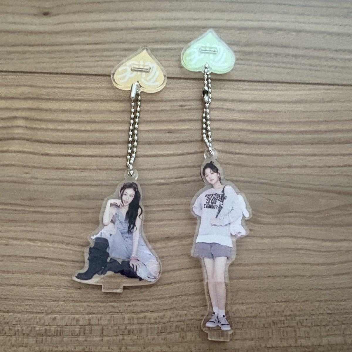 ochazukes2's tweet photo. TWICE THIS IS FOR グッズ 交換

求）ミニアクスタチャーム　ツウィ　ミナ
　　ビスケットチャーム　ツウィ

譲）ミニアクスタチャーム 
ジョンヨン　ジヒョ
ビスケットチャーム　ナヨン　ジョンヨン

郵送orバンテリン23日手渡し希望です！
お気軽にお声掛けください🍀
 #TWICE交換 https://t.co/QKiInM6eBC