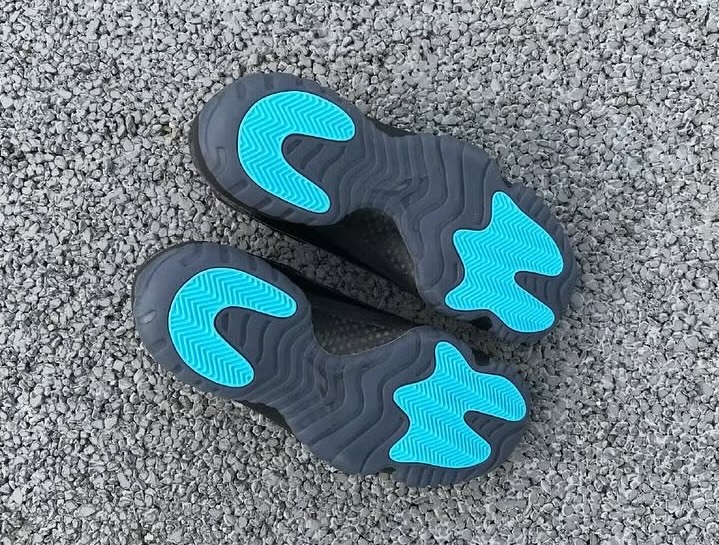 JustFreshKicks's tweet photo. FRESH LOOK: 2025 Air Jordan 11 Retro “Gamma Blue” 🥶

🗓️ December 13th https://t.co/8lbuqvJaYc