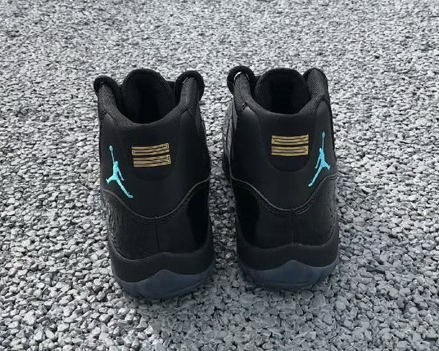 JustFreshKicks's tweet photo. FRESH LOOK: 2025 Air Jordan 11 Retro “Gamma Blue” 🥶

🗓️ December 13th https://t.co/8lbuqvJaYc